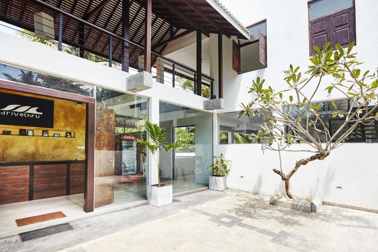 Drivethru Hostel Polhena Ngoại thất bức ảnh