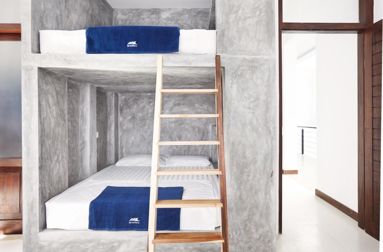 Drivethru Hostel Polhena Ngoại thất bức ảnh