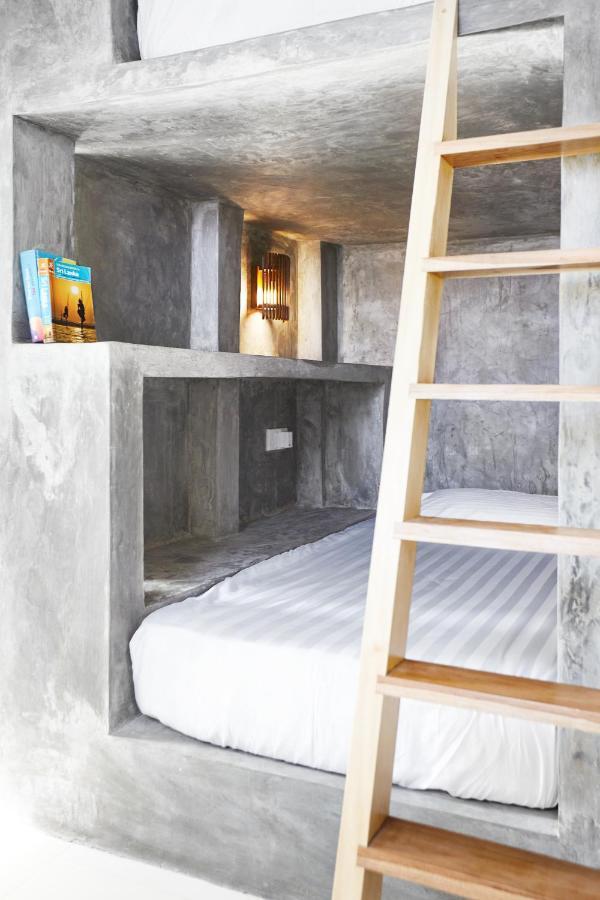Drivethru Hostel Polhena Ngoại thất bức ảnh