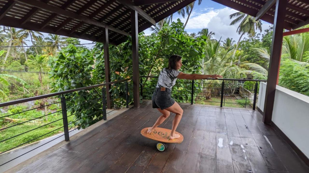 Drivethru Hostel Polhena Ngoại thất bức ảnh